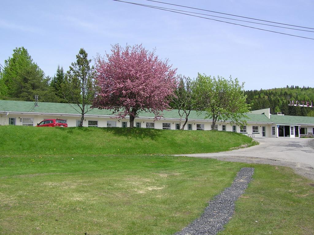 La Roma Motel Edmundston Exterior photo