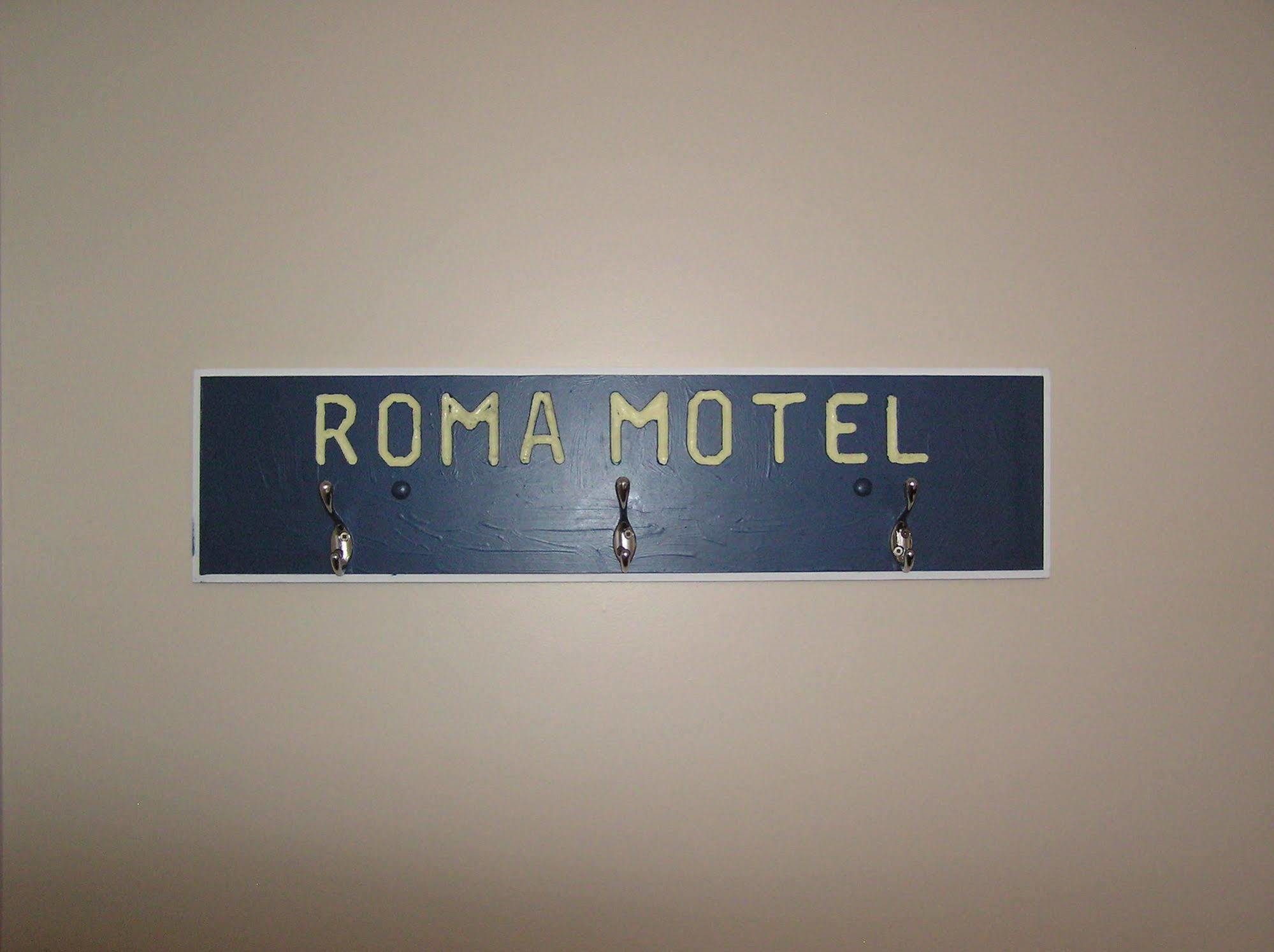 La Roma Motel Edmundston Exterior photo